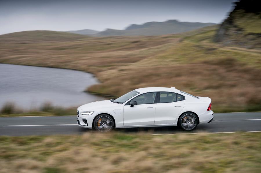  Volvo S60 T8 Polestar Engineered 2019 года  (UK) (фото 32 из 40)